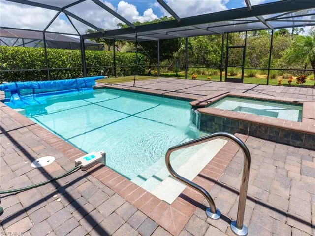 1588 Vizcaya Ln, Naples, Florida 34113
