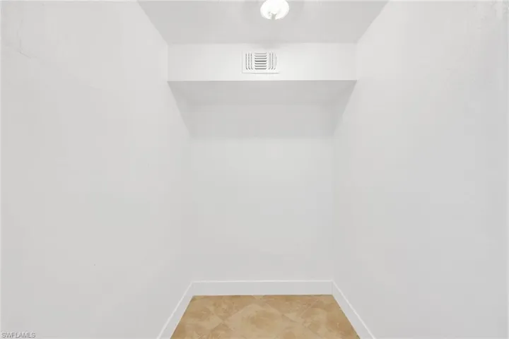 Master Bedroom Walk in closet