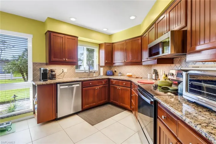 2319  Woodland  TER, Fort Myers, FL 33907