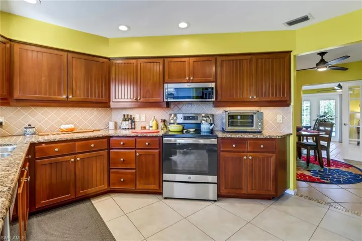 2319  Woodland  TER, Fort Myers, FL 33907