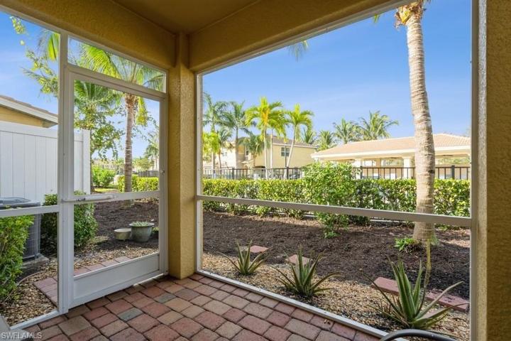 12566  Laurel Cove  DR, Fort Myers, FL 33913