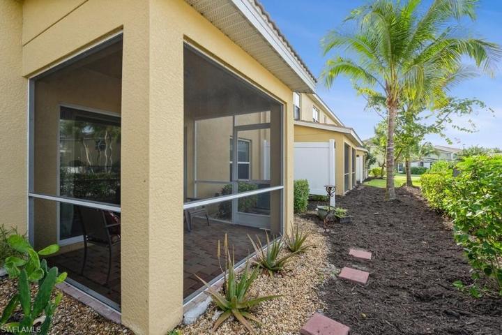 12566  Laurel Cove  DR, Fort Myers, FL 33913
