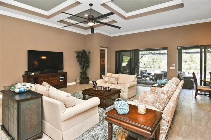 High ceilings, coffered ceiling, high-impact sliders