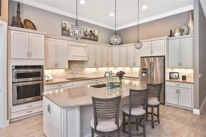 Light and Bright Gorgeous Kitchen