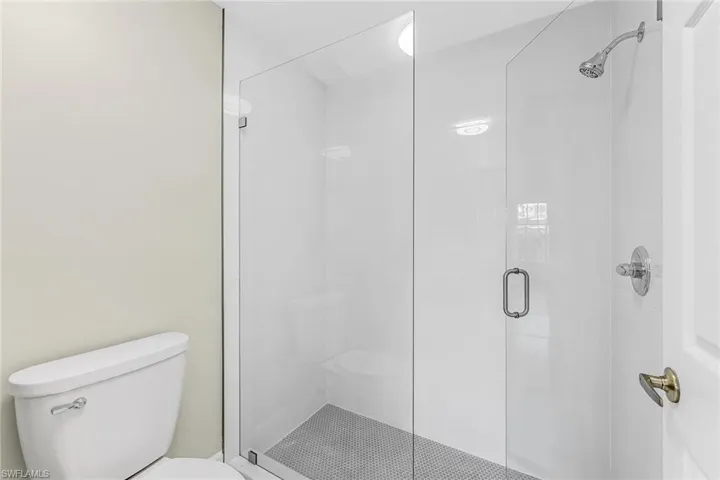 654  Wiggins Lake  DR, Naples, FL 34110