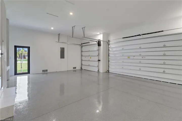 3 Car Garage