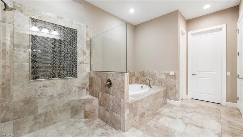 8591 Maggiore Ct, Naples, Florida 34114