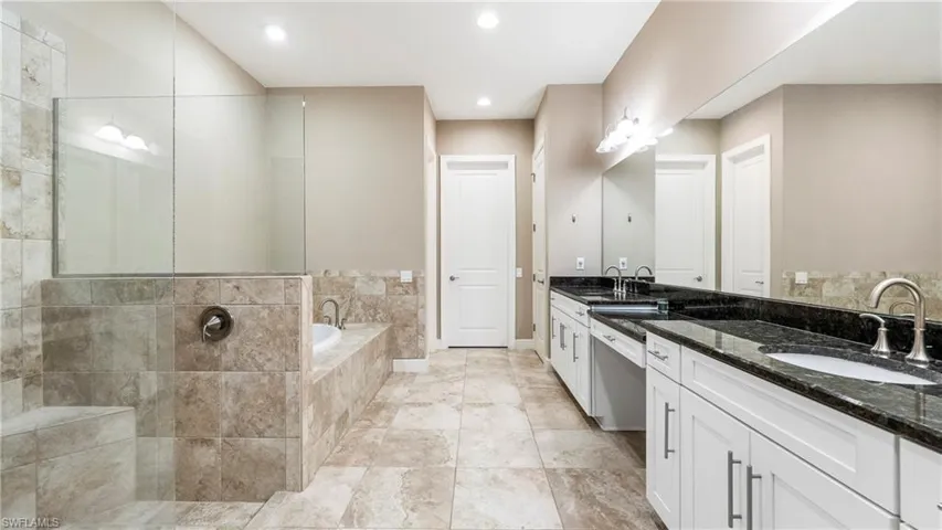 8591 Maggiore Ct, Naples, Florida 34114