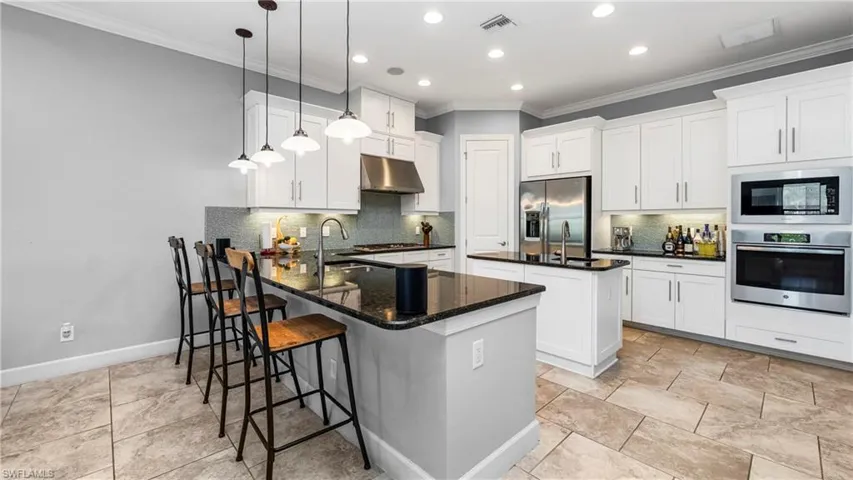 8591 Maggiore Ct, Naples, Florida 34114