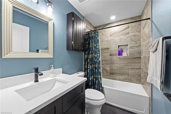 2nd Master bathroom