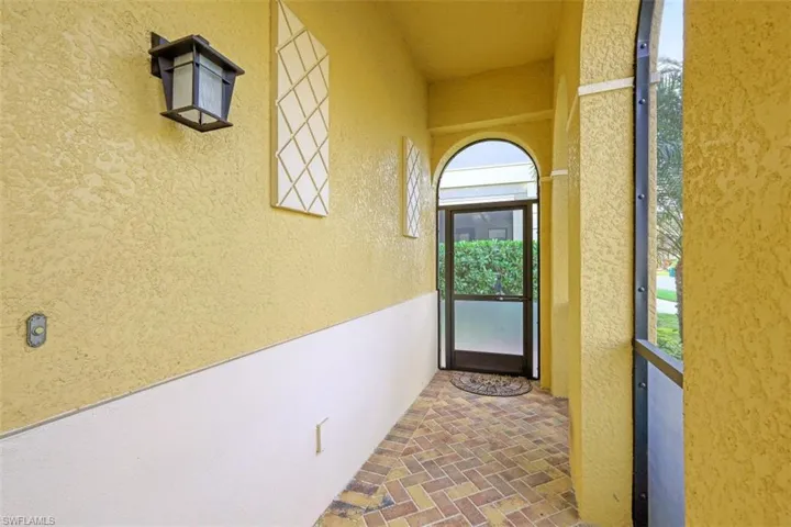 Screened front lanai