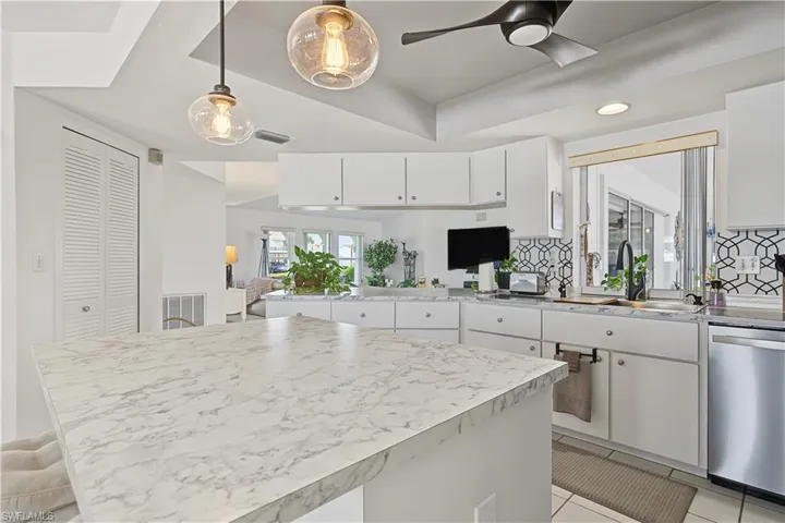606 Se 15th St, Cape Coral, Florida 33990