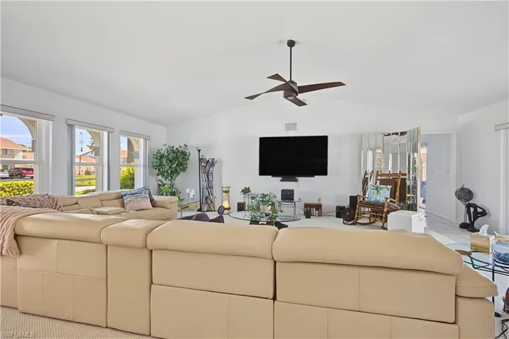 606 Se 15th St, Cape Coral, Florida 33990