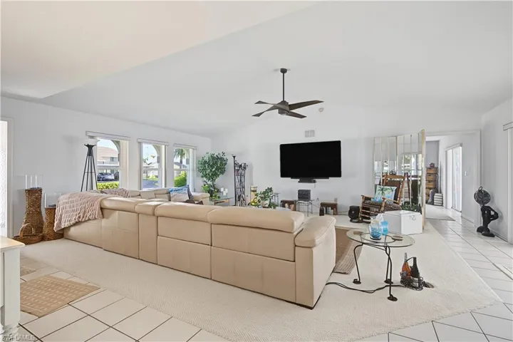 606 Se 15th St, Cape Coral, Florida 33990