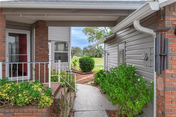 9970  Bardmoor  CT, North Fort Myers, FL 33903