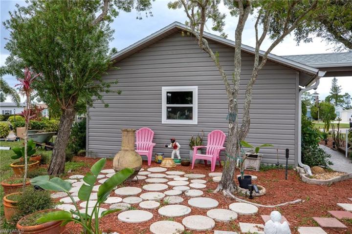 9970  Bardmoor  CT, North Fort Myers, FL 33903