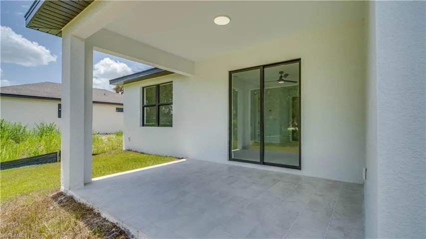 Open covered lanai.