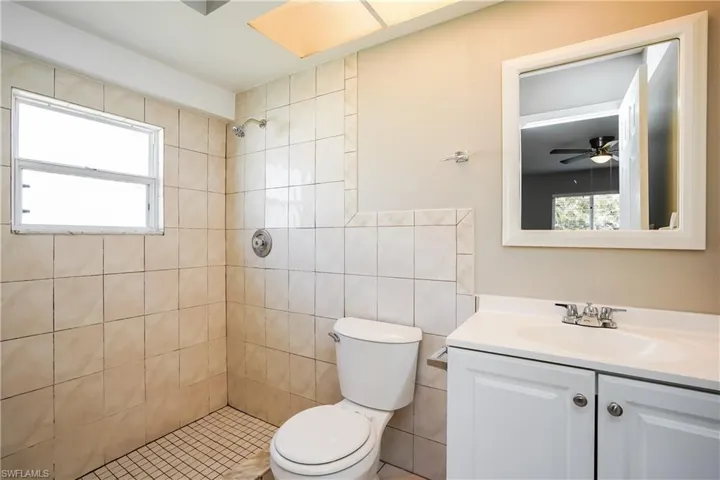 1724 SW 2nd  PL, Cape Coral, FL 33991