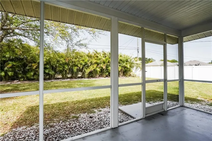1724 SW 2nd  PL, Cape Coral, FL 33991