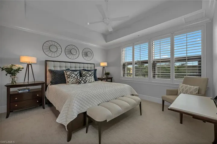 Master Bedroom w/lots of natural lighting