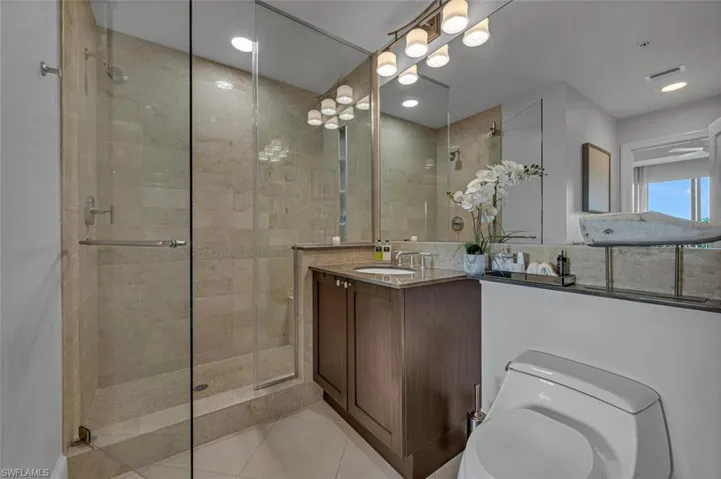 2nd  Full Bathroom