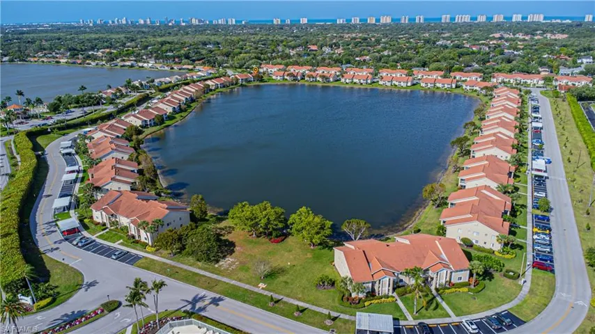 7848  Emerald  CIR, Naples, FL 34109