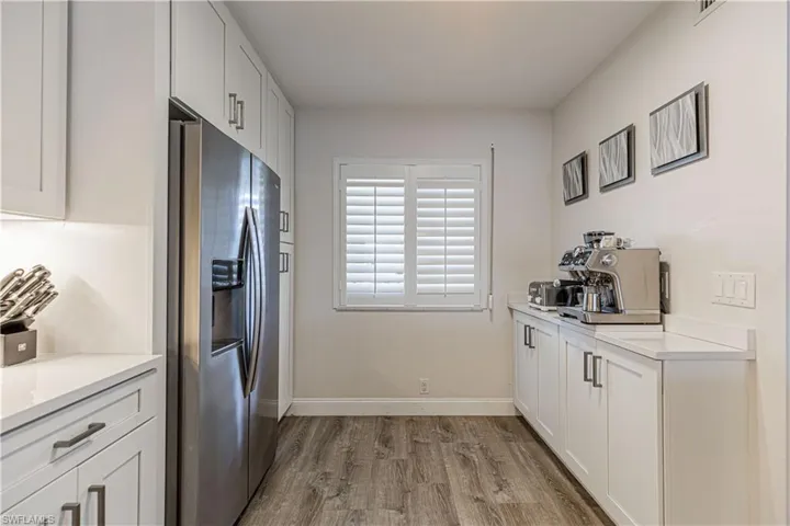 7848  Emerald  CIR, Naples, FL 34109