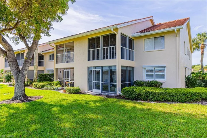 7848  Emerald  CIR, Naples, FL 34109