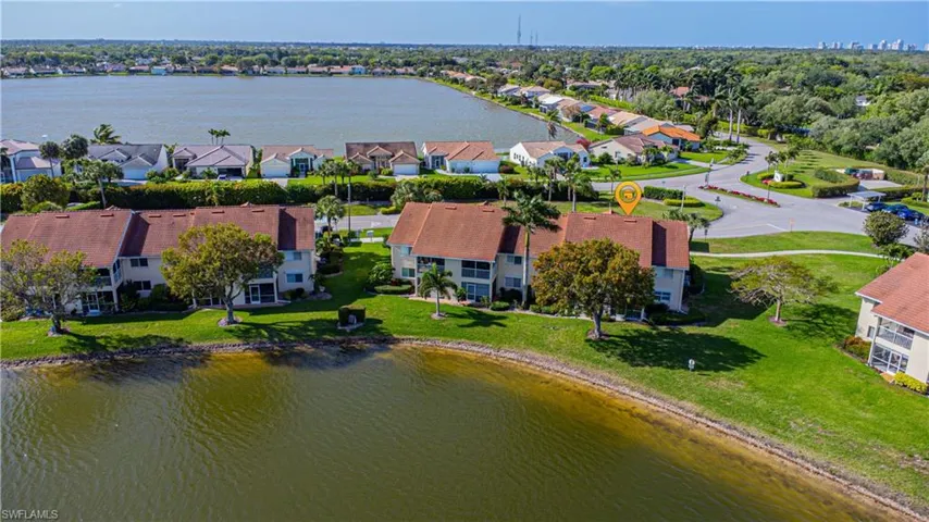 7848  Emerald  CIR, Naples, FL 34109