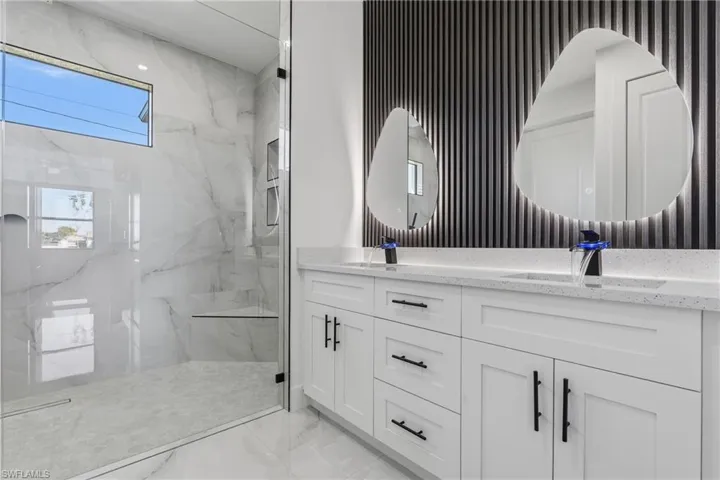 1430 Ne 6th Pl, Cape Coral, Florida 33909