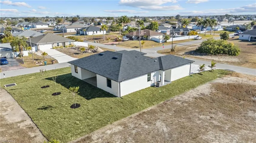 1430 Ne 6th Pl, Cape Coral, Florida 33909