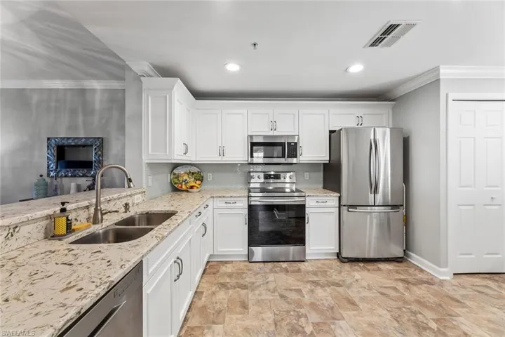 3009 Driftwood WAY # 2801, NAPLES FL 34109