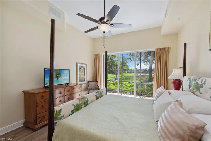 3053 Aviamar Cir 101, Naples, Florida 34114