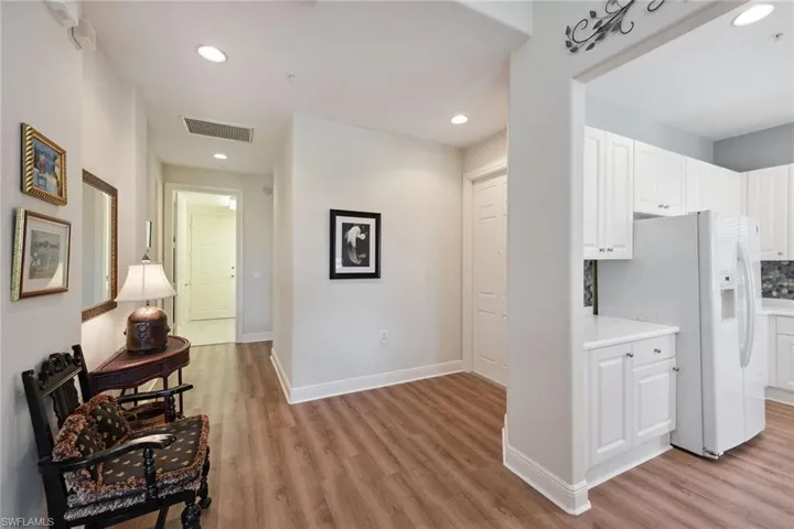 3053 Aviamar Cir 101, Naples, Florida 34114