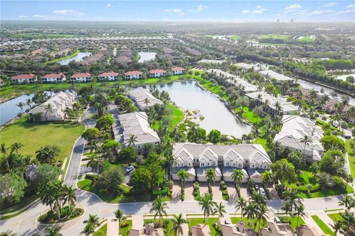 3053 Aviamar Cir 101, Naples, Florida 34114