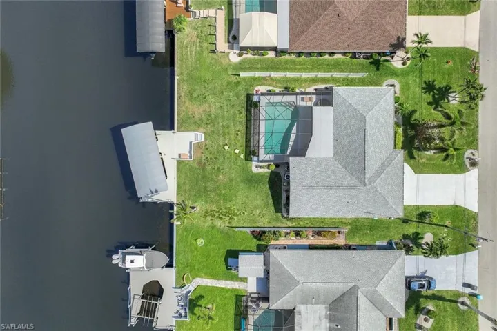 1221 SE 32nd  TER, Cape Coral, FL 33904