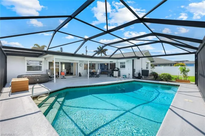 1221 SE 32nd  TER, Cape Coral, FL 33904
