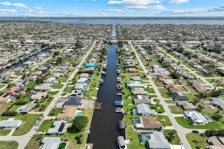 1221 SE 32nd  TER, Cape Coral, FL 33904