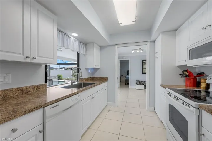Bright and sunny kitchen