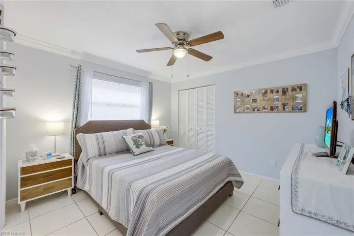 Guest suite with attached 1/2 bath for guests