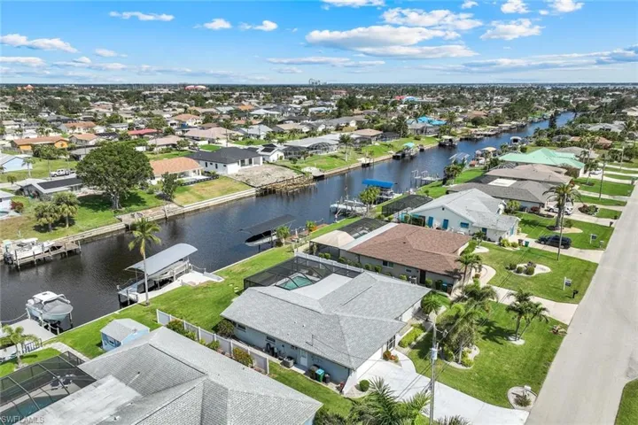 1221 SE 32nd  TER, Cape Coral, FL 33904