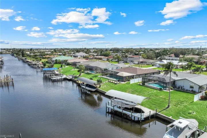 1221 SE 32nd  TER, Cape Coral, FL 33904