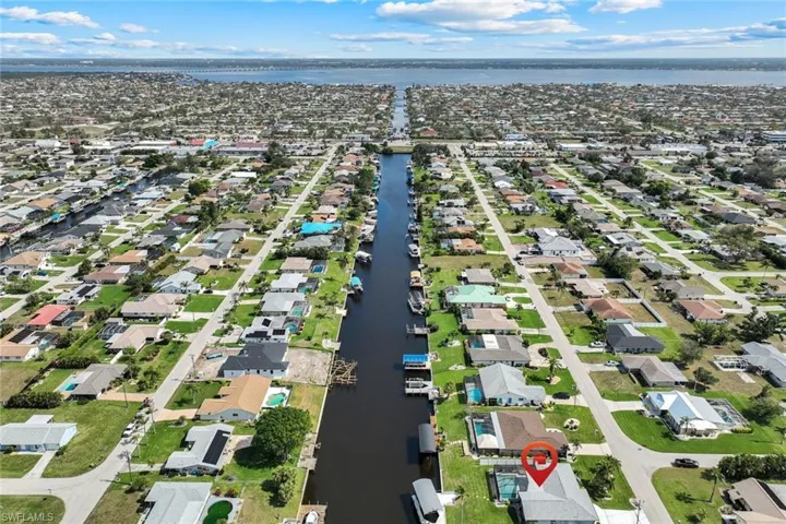 1221 SE 32nd  TER, Cape Coral, FL 33904