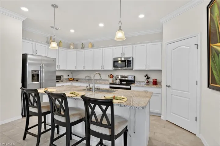4386  Bluegrass  DR, Fort Myers, FL 33916