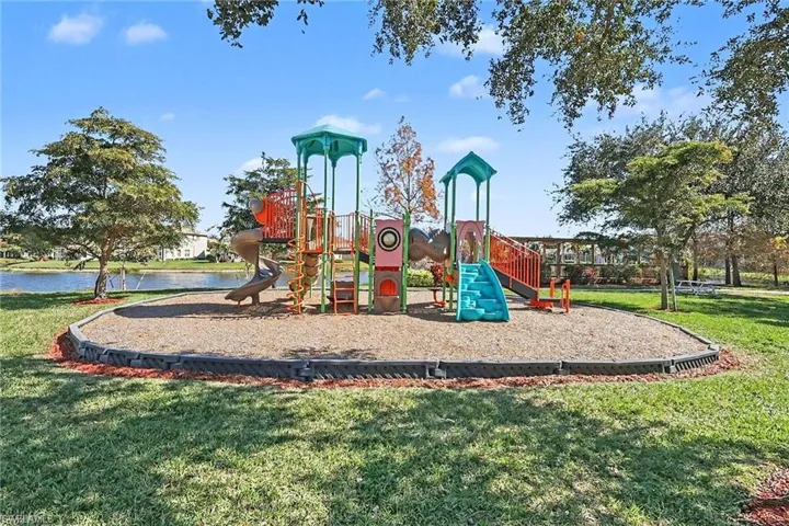 8700 Spring Mountain Way, Fort Myers, Florida 33908