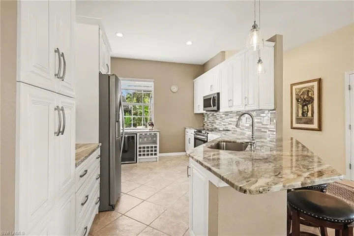 8700 Spring Mountain Way, Fort Myers, Florida 33908