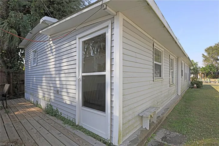View of home's exterior
