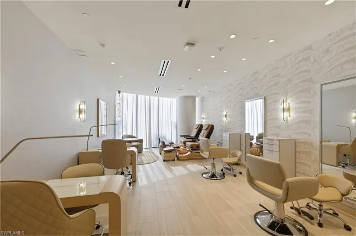 Bright multi-station Spa on-site.