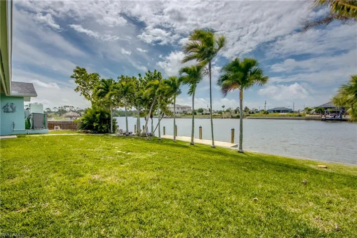 4118 Nw 33rd Ln, Cape Coral, Florida 33993