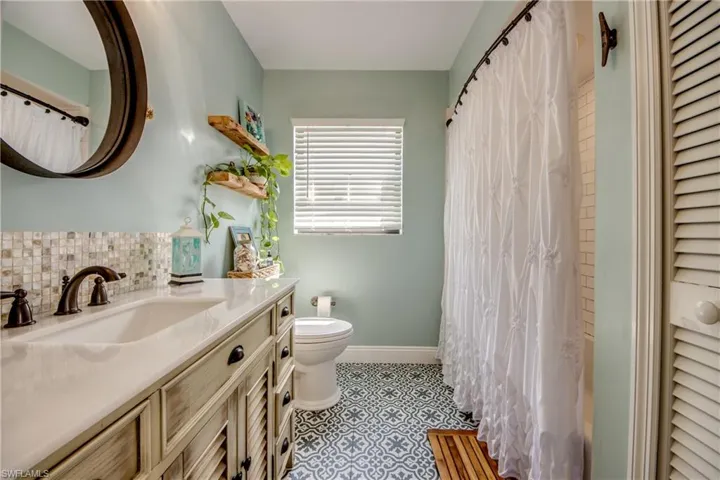 4118 Nw 33rd Ln, Cape Coral, Florida 33993